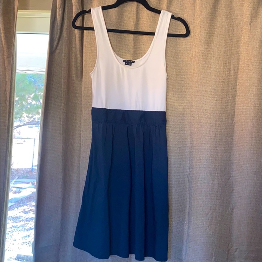 Theory scoop neck dress with banded waist